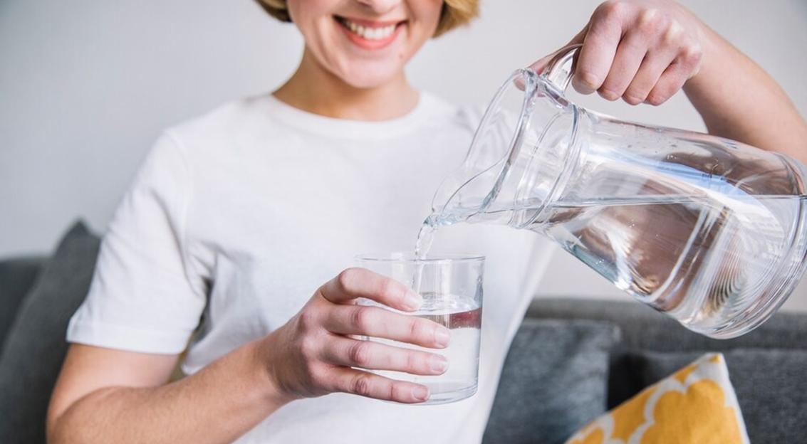 Kako dovoljan unos vode podržava zdravlje srca, bubrega i kože